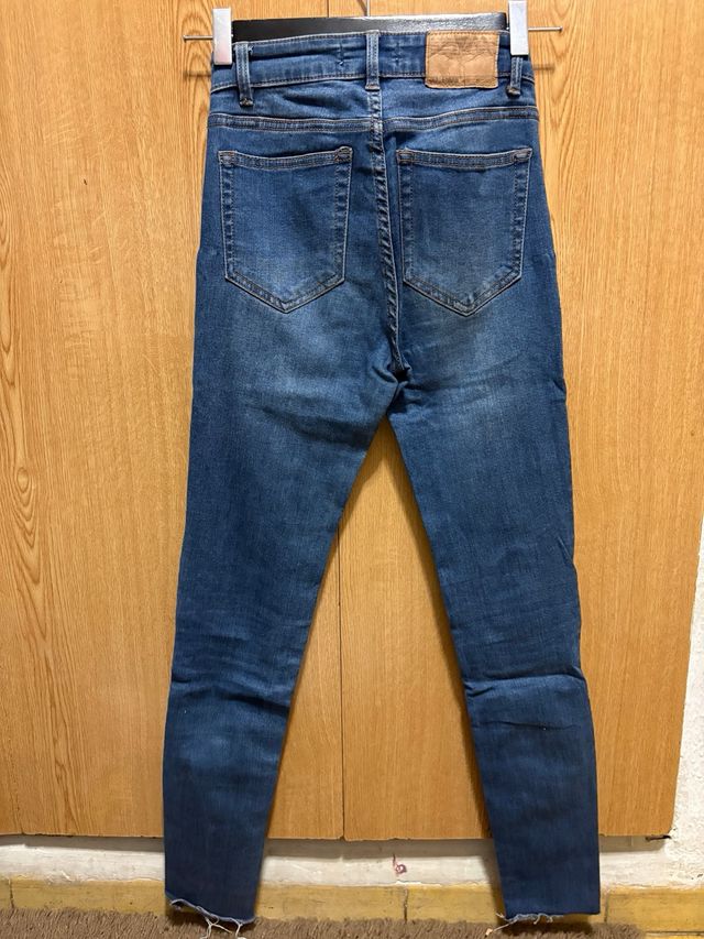 Vaqueros Pull&Bear rotos azul oscuro Talla 34