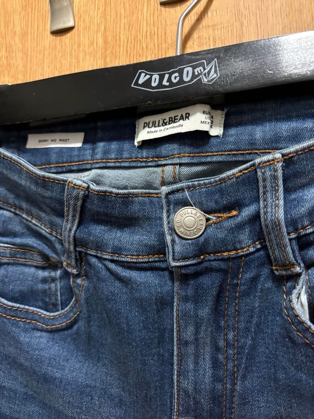 Vaqueros Pull&Bear rotos azul oscuro Talla 34