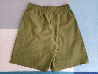 Pantalón corto Puma verde oliva