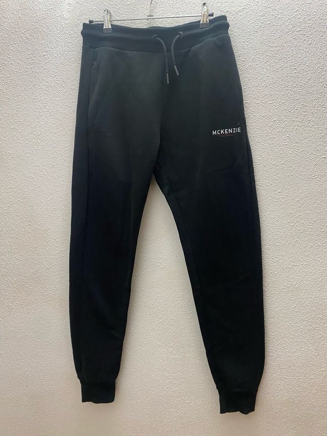 Chándal McKenzie Hombre Negro con Capucha