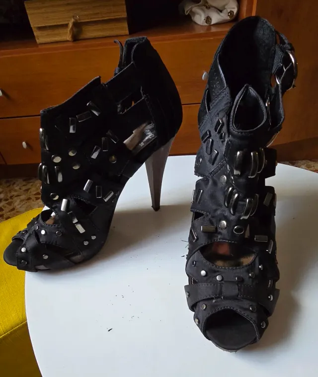 Botines Sfera Talla 38 Negros