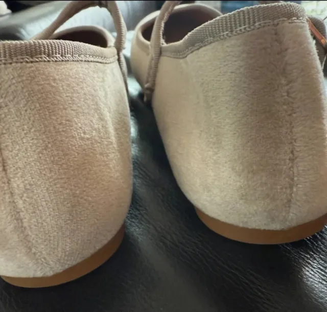 Merceditas grises - crema T.39