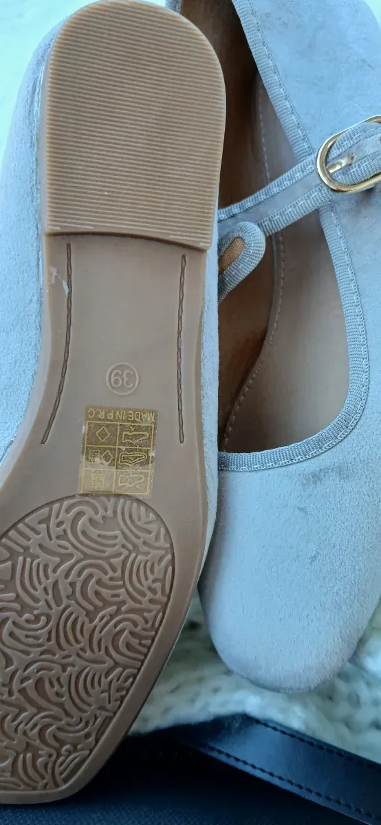 Merceditas grises - crema T.39