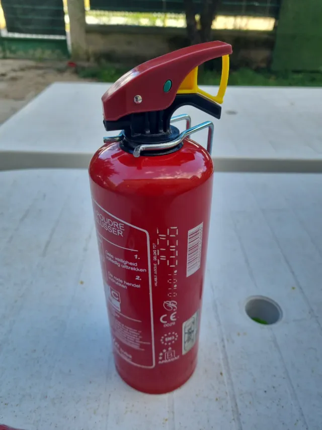 Kit Pronto Soccorso Auto con Estintore