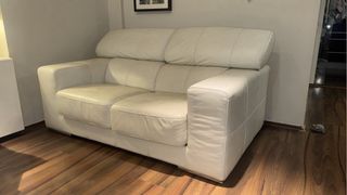 Sofá 2 plazas cuero blanco