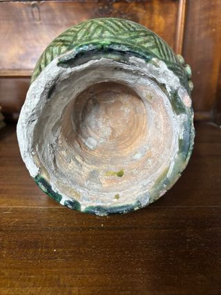 Antico vaso in ceramica decorato