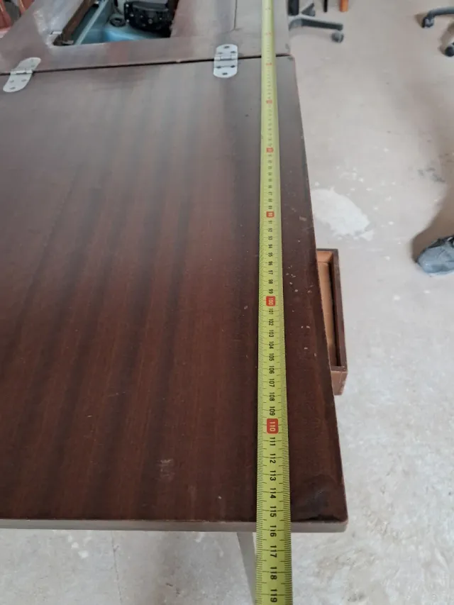 Macchina da cucire Alfa con mobile