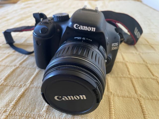 Canon EOS 550D + objetivo 18-55mm