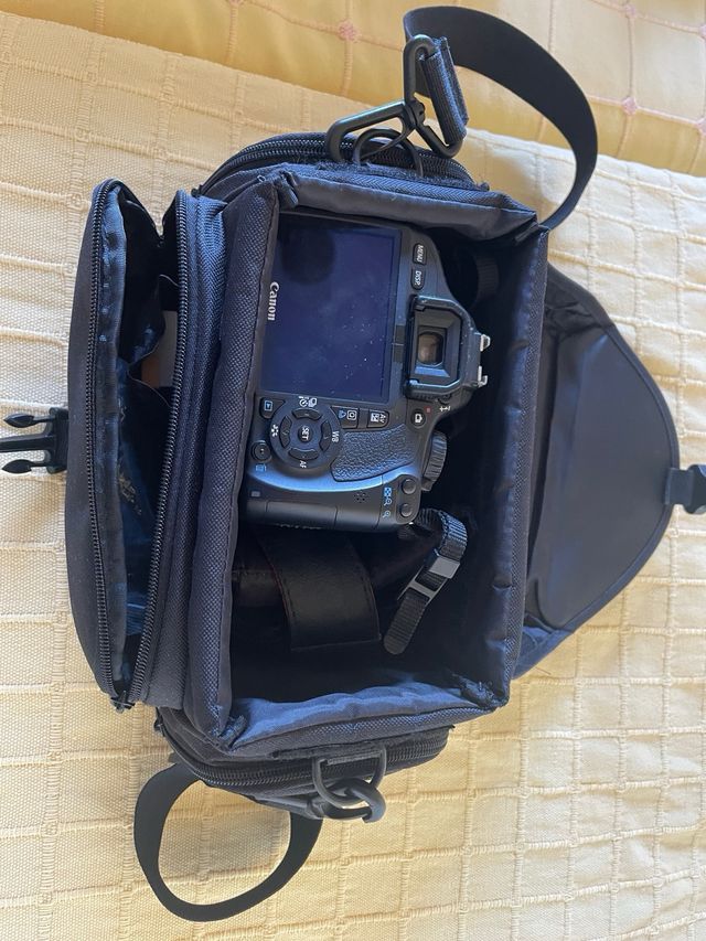 Canon EOS 550D + objetivo 18-55mm