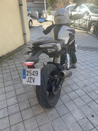 BMW G310R Blanca