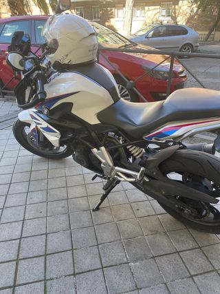BMW G310R Blanca