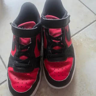 Scarpe Nike bambino tg.34 rosse e nere