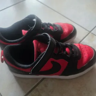 Scarpe Nike bambino tg.34 rosse e nere