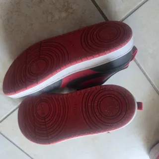 Scarpe Nike bambino tg.34 rosse e nere