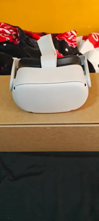 Oculus Quest 2 VR Headset y Controles.