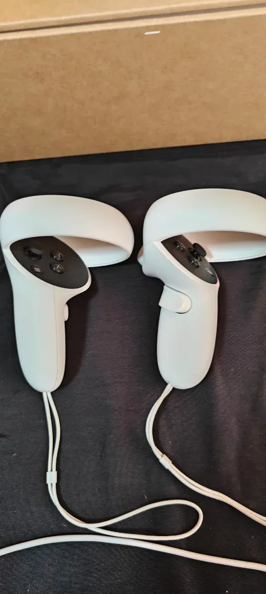 Oculus Quest 2 VR Headset y Controles.