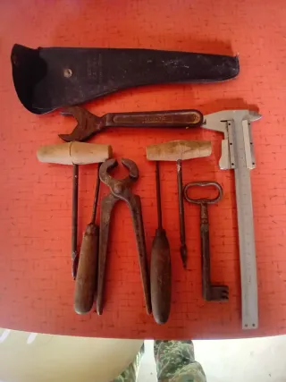 Vecchi attrezzi da lavoro