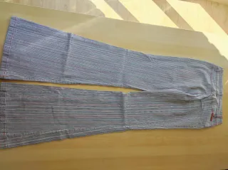 Pantalón vaquero de rayas