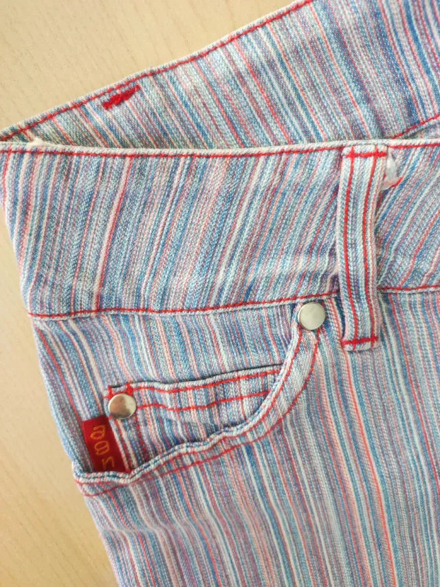 Pantalón vaquero de rayas