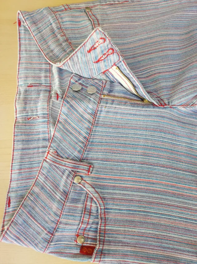 Pantalón vaquero de rayas