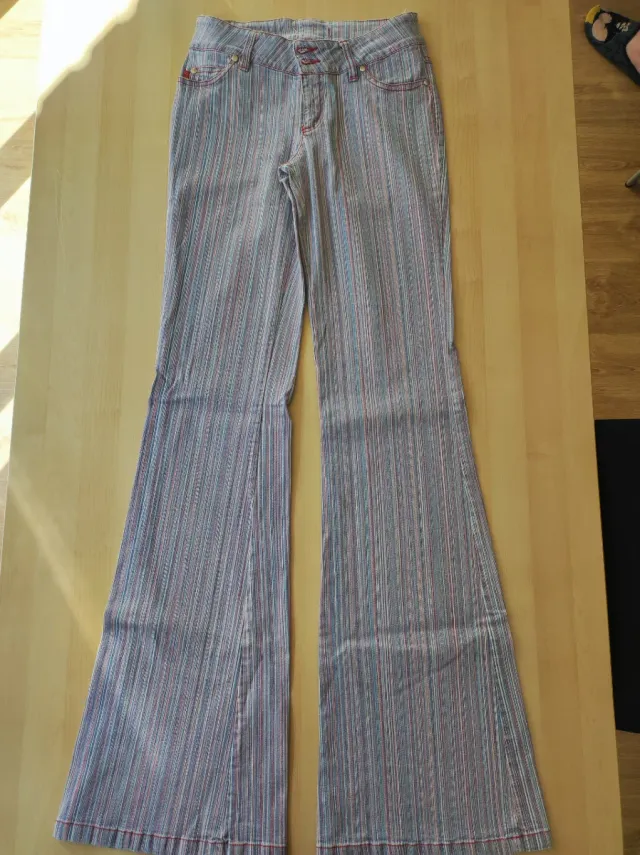 Pantalón vaquero de rayas