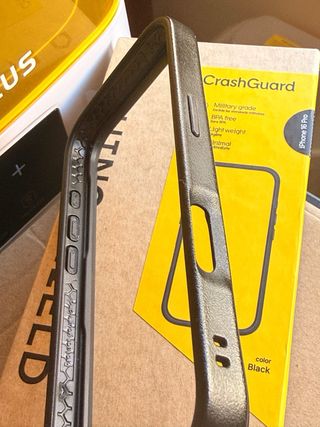 Funda RhinoShield CrashGuard iPhone 16 Pro