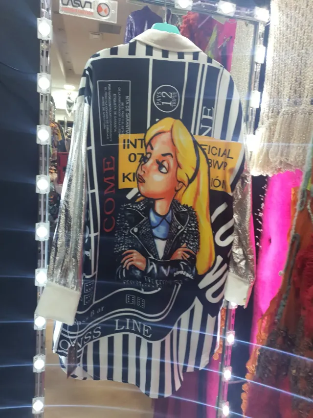 Camicia oversize con stampa grafica