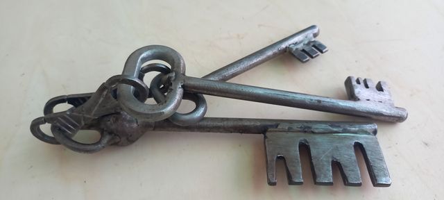 Conjunto de llaves de hierro forjado