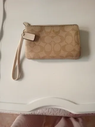 Cartera de mano Coach beige