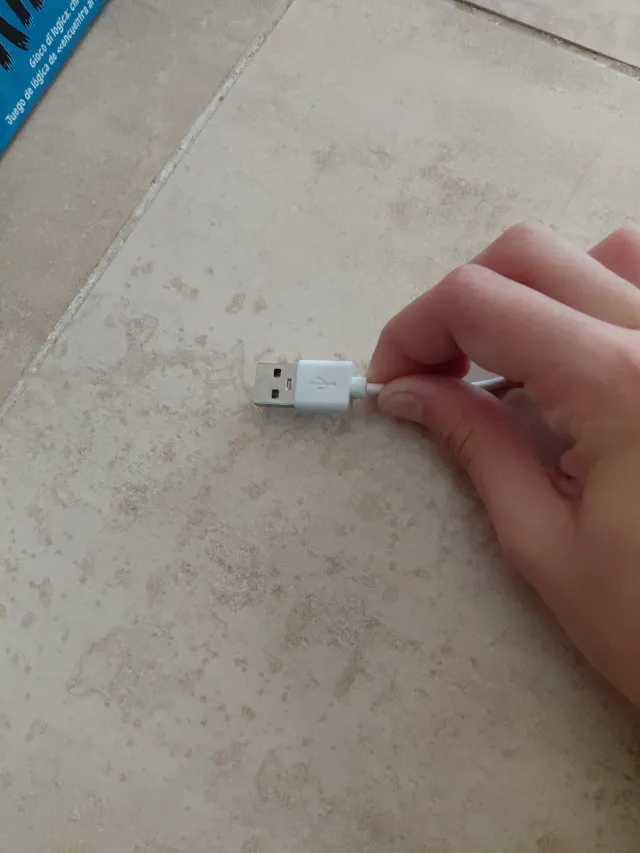 Reloj digital LED blanco