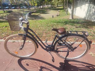 Bicicleta Paseo BTWIN Azul Cesta y Portabultos