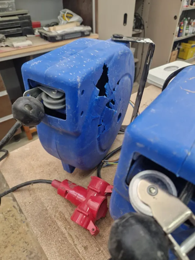 Enrollacable Eléctrico retractil 15m