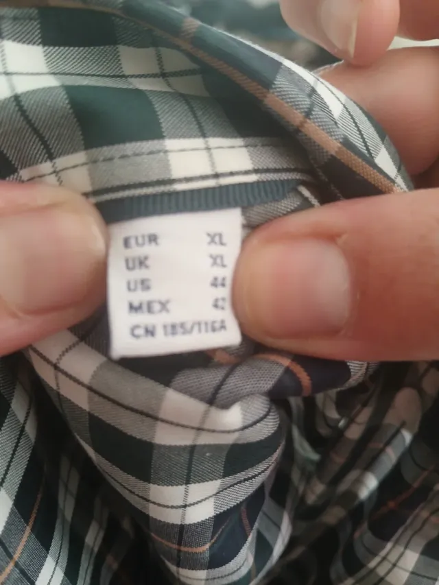 Camisa de manga larga a cuadros