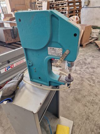 Remachadora industrial Valdés textil