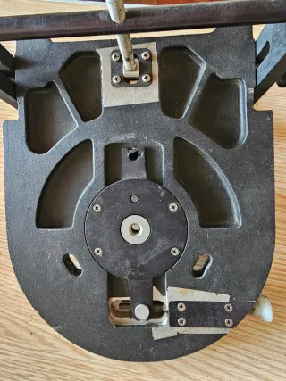 Cuña ecuatorial para telescopio