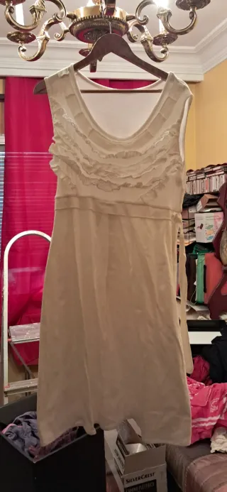 Vestido blanco de verano con cinturón