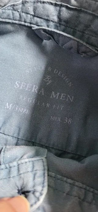 Camisa azul de manga larga