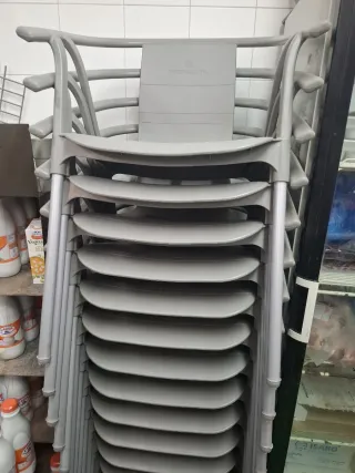 Sillas Alhambra Grises de Plástico