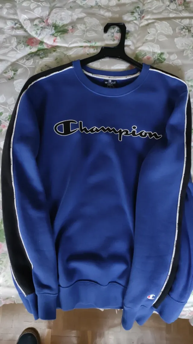 Sudadera Champion Azul y Negra Talla S