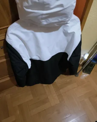 Cazadora Canguro NASA Negra y Blanca