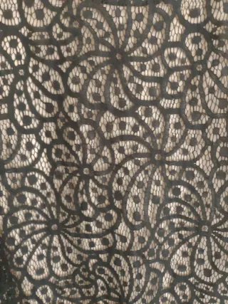 Abrigo rosa y vestido negro T. XS