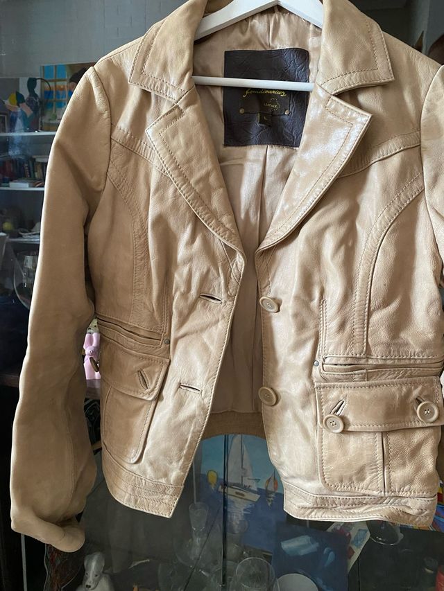 Cazadora de piel beige talla L