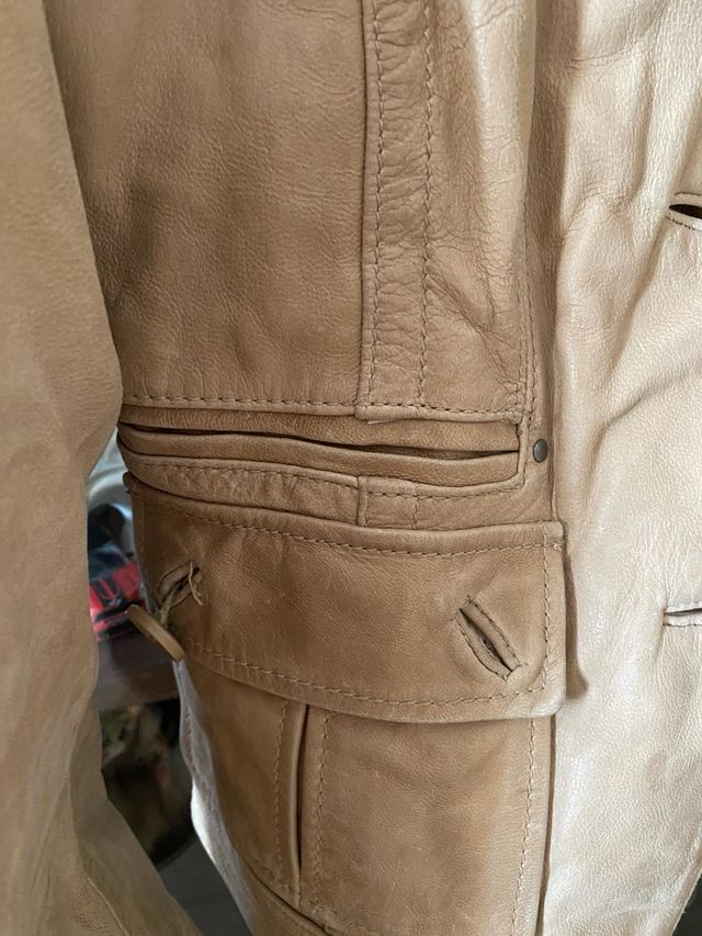 Cazadora de piel beige talla L