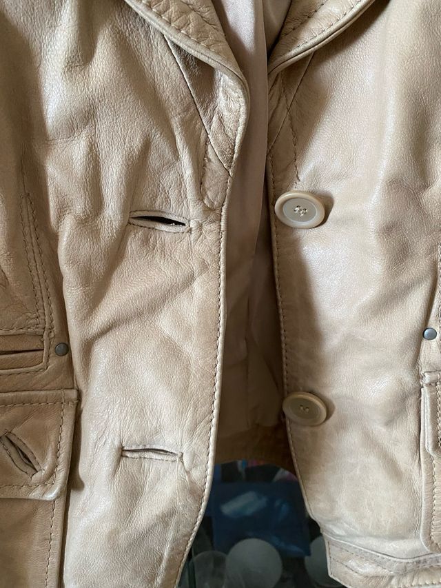 Cazadora de piel beige talla L