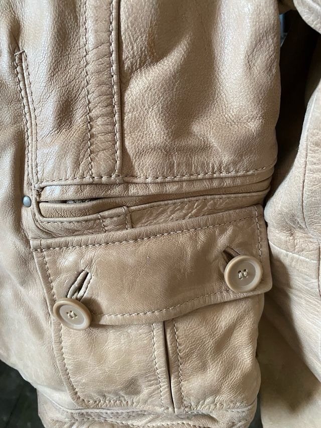 Cazadora de piel beige talla L