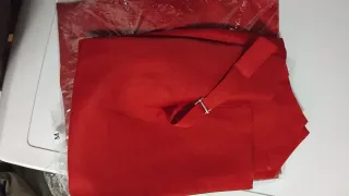 Traje de pantalón y chaleco rojo Talla M