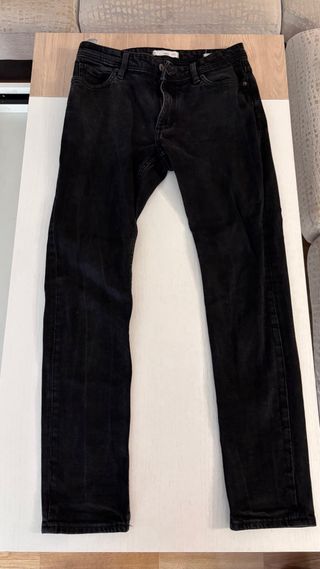 Oferta PACK DE ROPA + Par de zapatillas de regalo