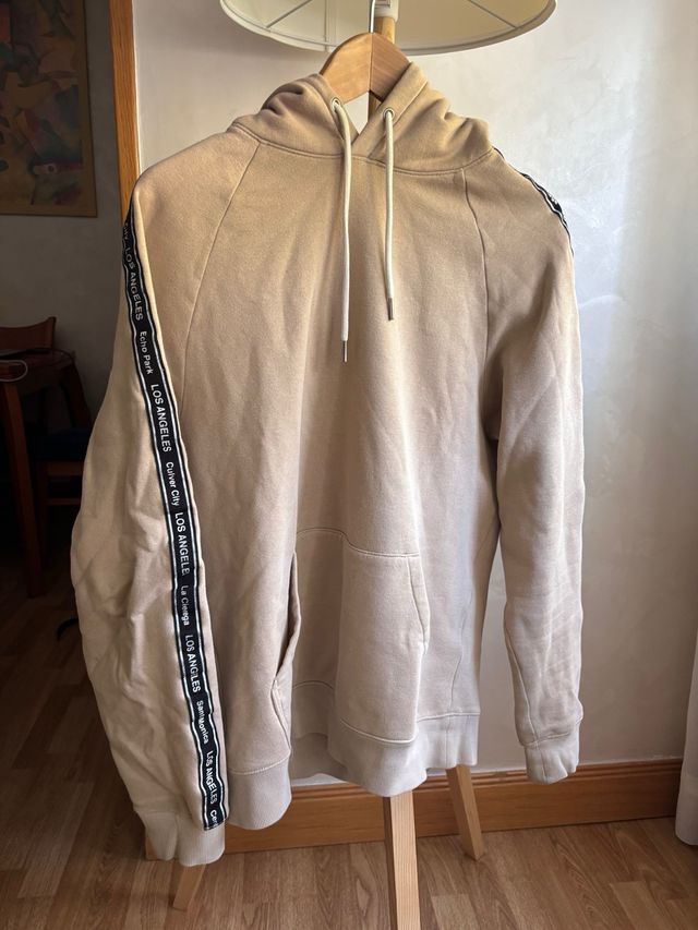 Oferta PACK DE ROPA + Par de zapatillas de regalo