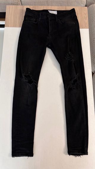 Oferta PACK DE ROPA + Par de zapatillas de regalo