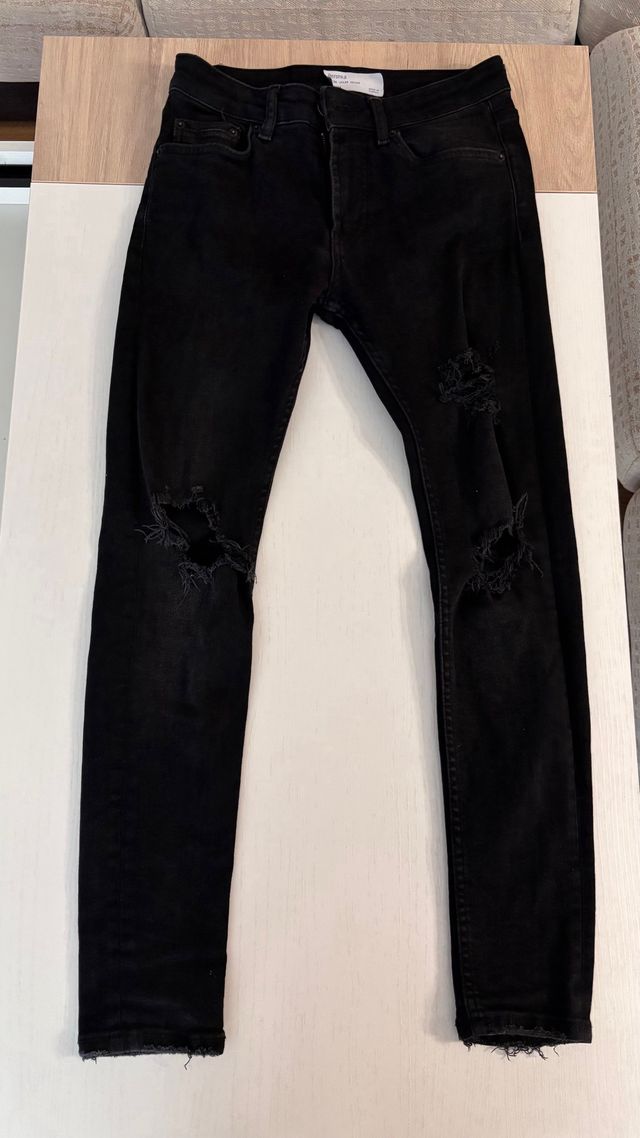 Oferta PACK DE ROPA + Par de zapatillas de regalo